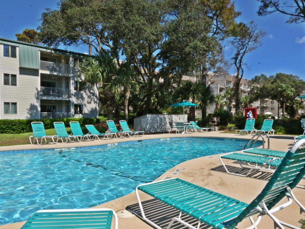 Direct Oceanfront Private Villa Overlooking Pool/Beach - South Forest Beach - Right next to Coligny Plaza